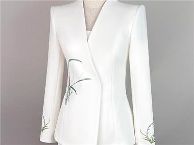 图木舒克节日晚会演出服租赁推荐 乌鲁木齐金缕舞美服饰文化供应 乌鲁木齐金缕舞美服饰文化供应